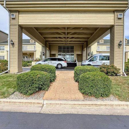 Comfort Suites Appleton Airport Экстерьер фото