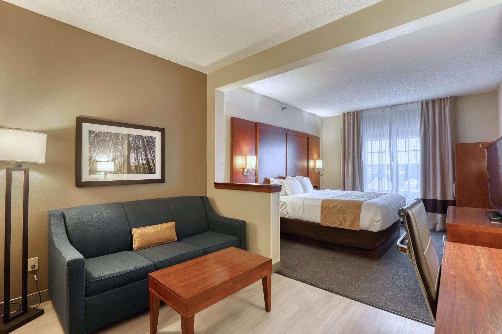 Comfort Suites Appleton Airport Экстерьер фото