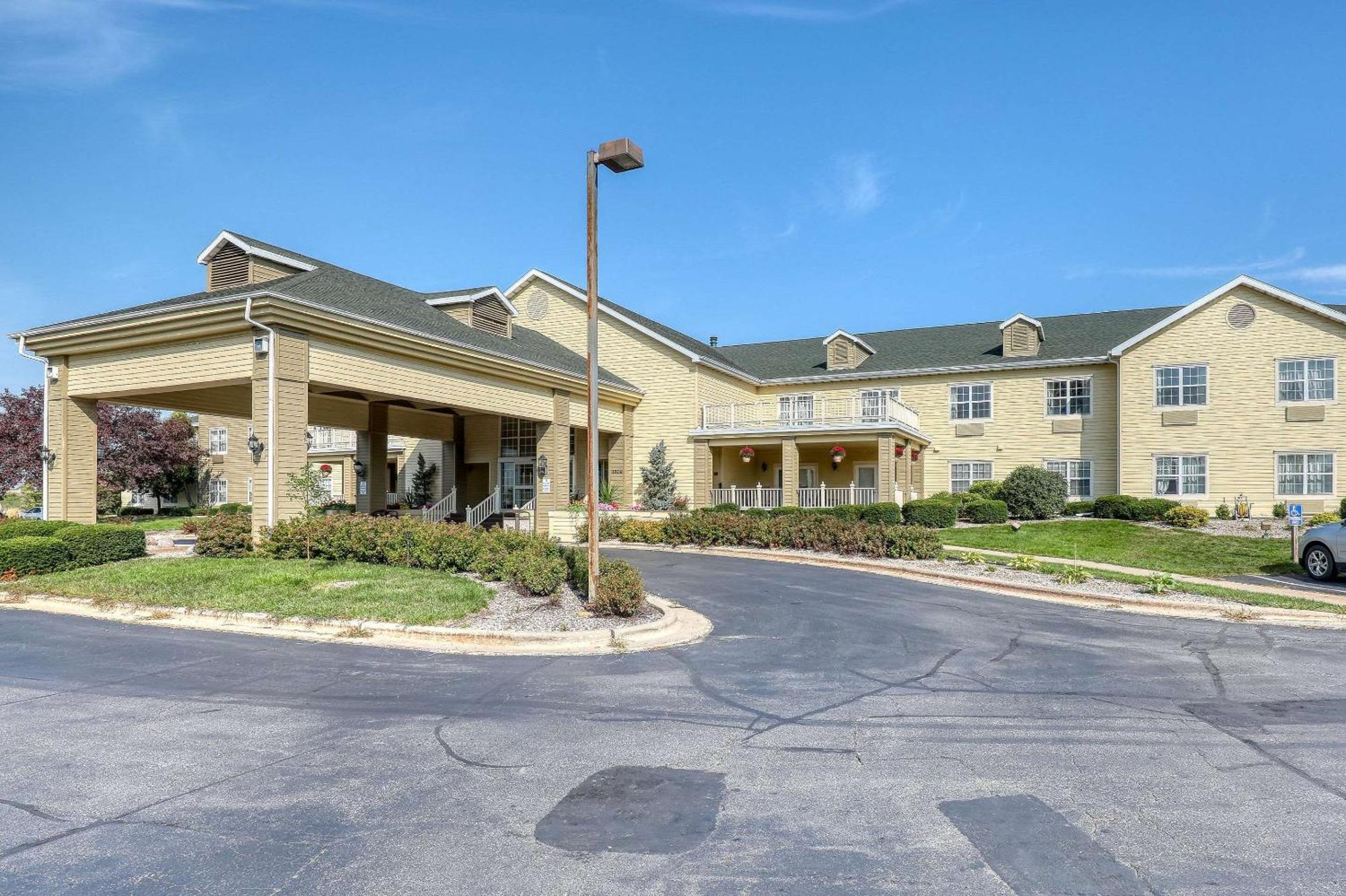 Comfort Suites Appleton Airport Экстерьер фото