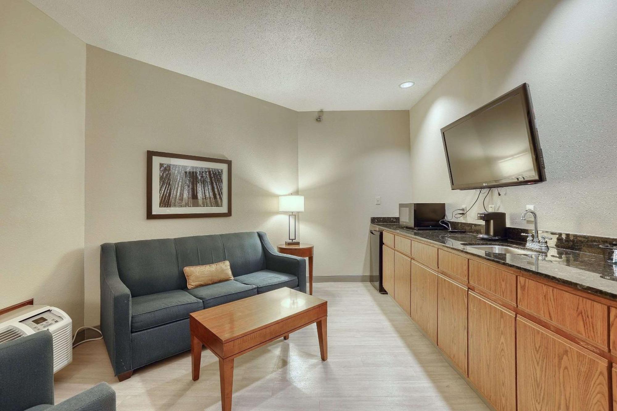 Comfort Suites Appleton Airport Экстерьер фото
