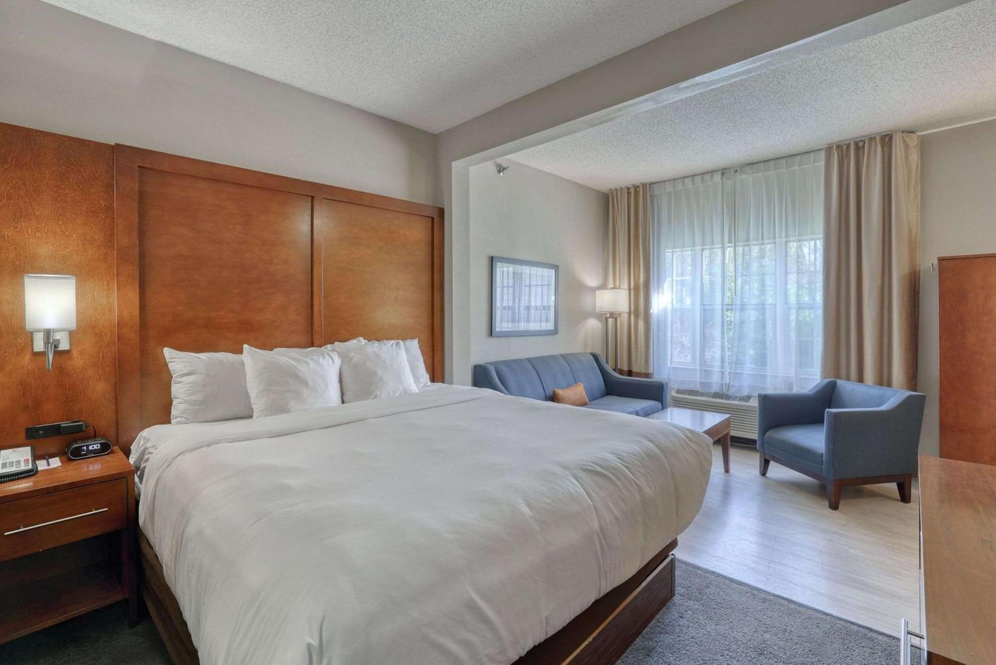 Comfort Suites Appleton Airport Экстерьер фото